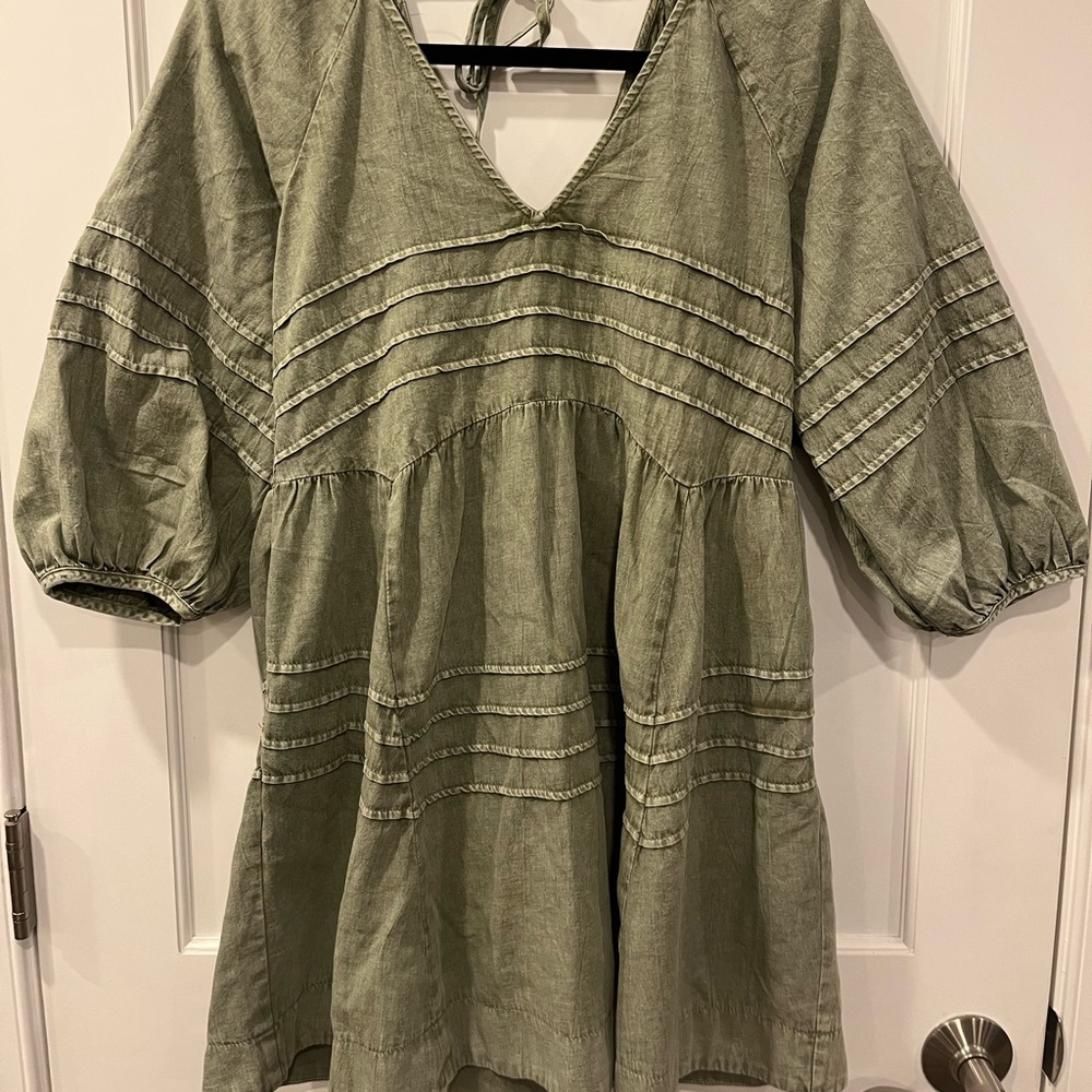 NWOT Puff Sleeve Mini Dress